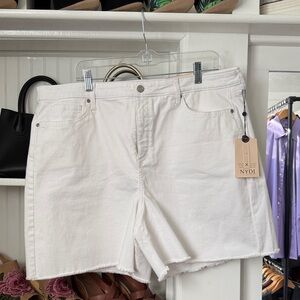 NWT NYDJ High Waist “Birkin/Berkyn” Optic White Fray Hem Denim Shorts Sz18